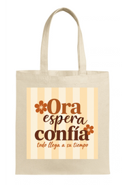 Ora, Espera, Confía Graphic Tee Honguito Trends Collection.